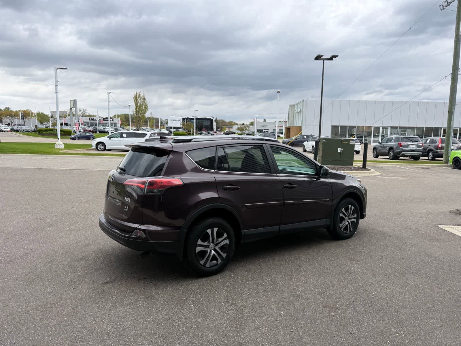 Used 2017 Toyota RAV4 LE w/ All Weather Liner Package AWD/4WD image 5