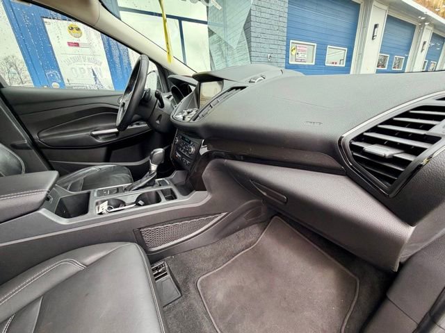 Used 2017 Ford Escape Titanium image 21