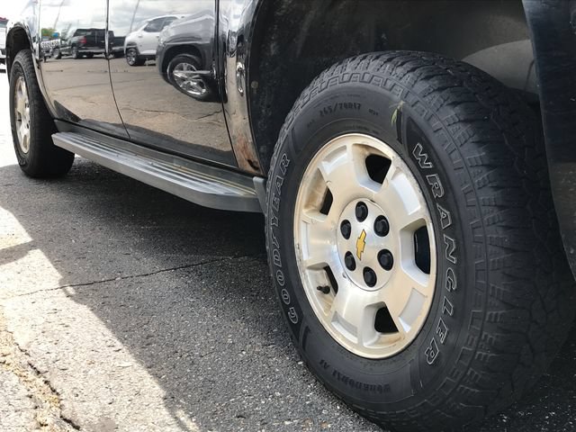 Used 2012 Chevrolet Suburban LT w/ Luxury Package AWD/4WD image 16