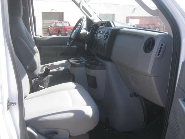Used 2014 Ford E-250 and Econoline 250 w/ Power Group RWD image 13