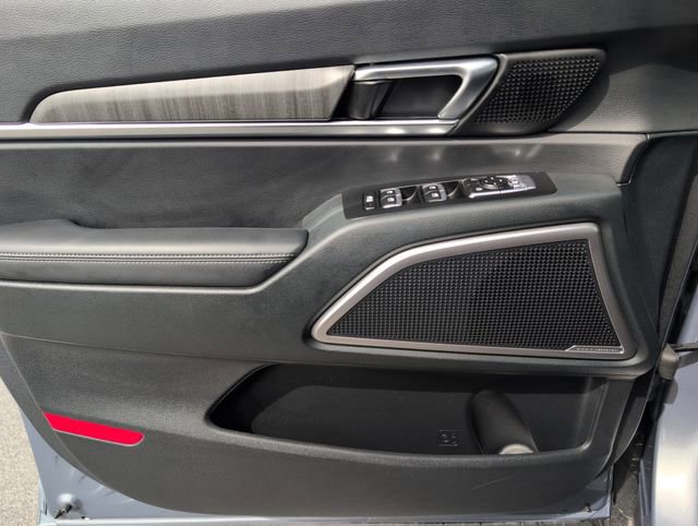 Used 2025 Kia Telluride EX w/ EX Captain's Chair Package image 15