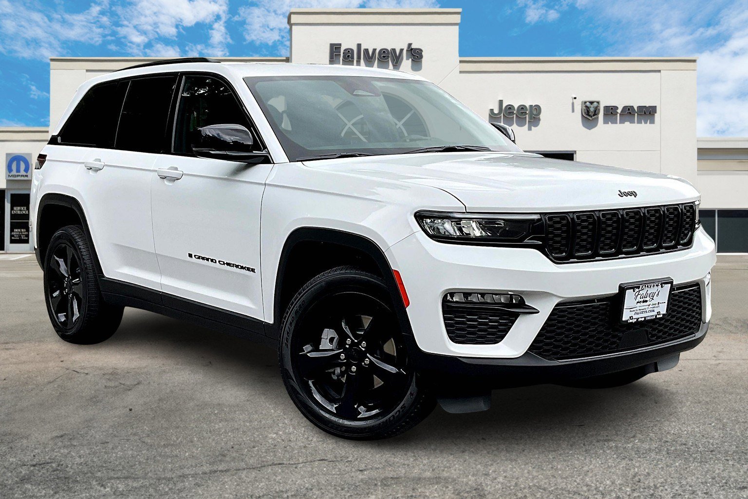 New 2025 Jeep Grand Cherokee Limited w/ Black Appearance Package image 2