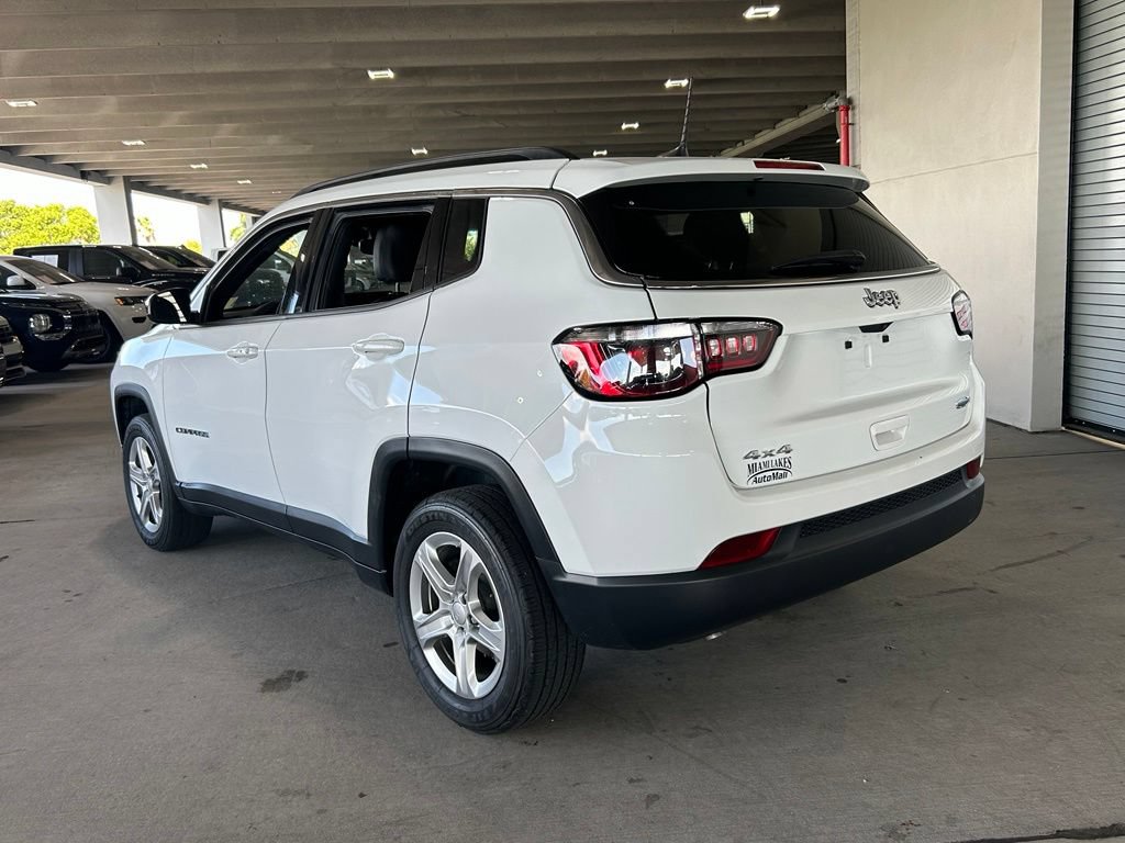 Used 2023 Jeep Compass Latitude w/ Sun and Sound Group AWD/4WD image 3