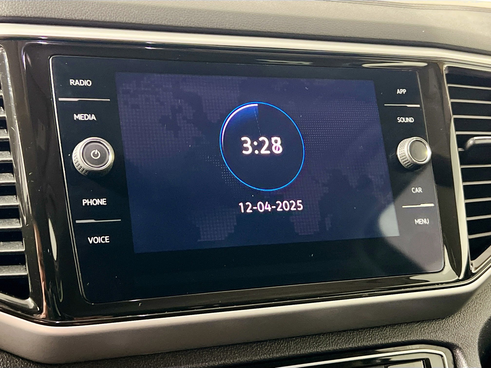 Used 2022 Volkswagen Atlas SE image 28