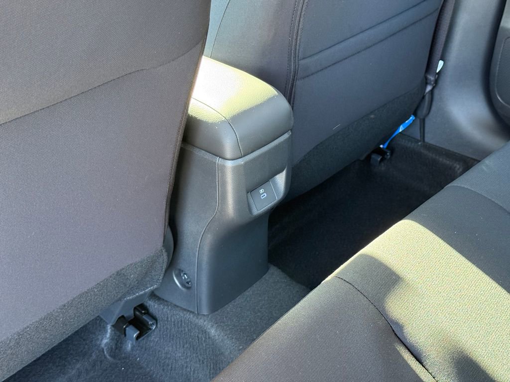 New 2025 Nissan Versa SR w/ Trunk Package image 19