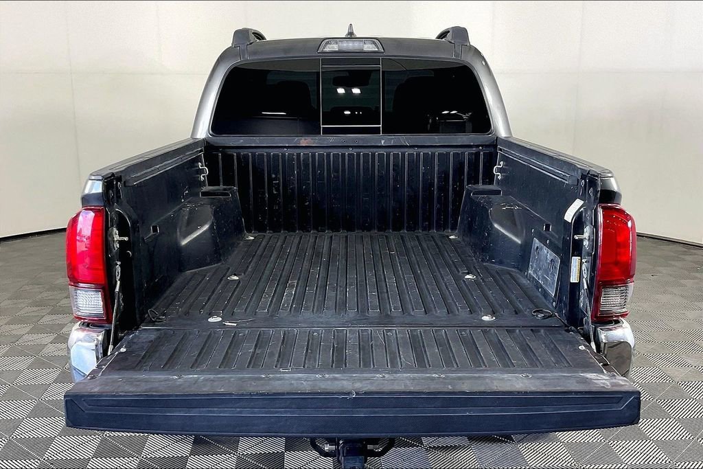 Used 2019 Toyota Tacoma SR5 AWD/4WD image 36