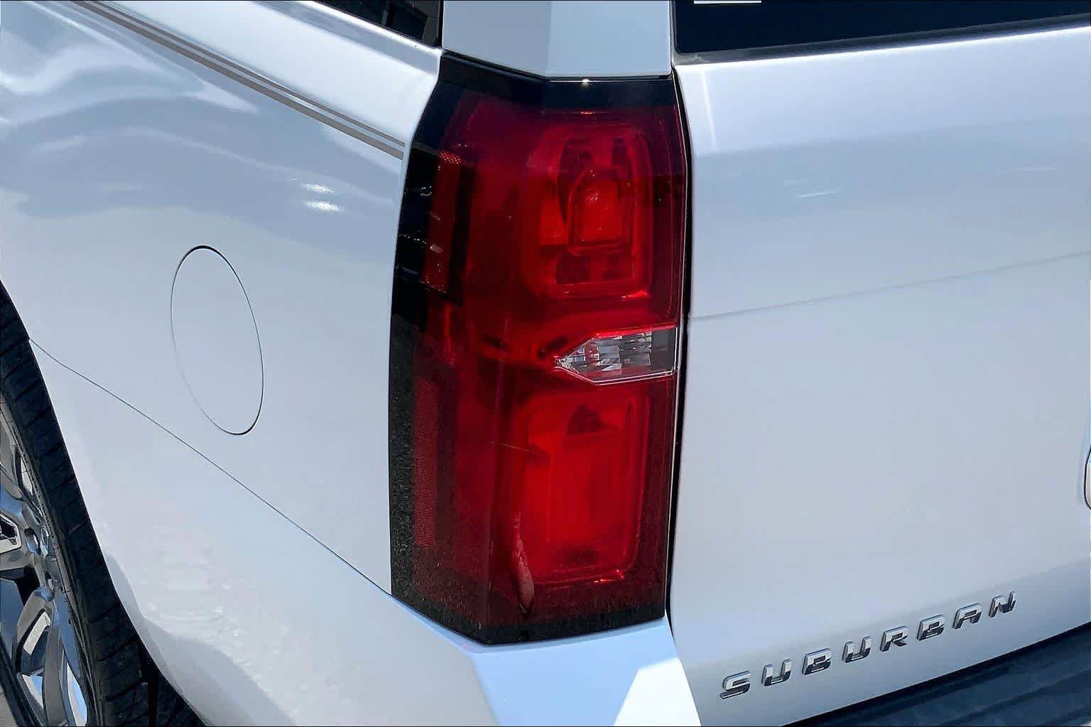 Used 2016 Chevrolet Suburban LTZ RWD image 28