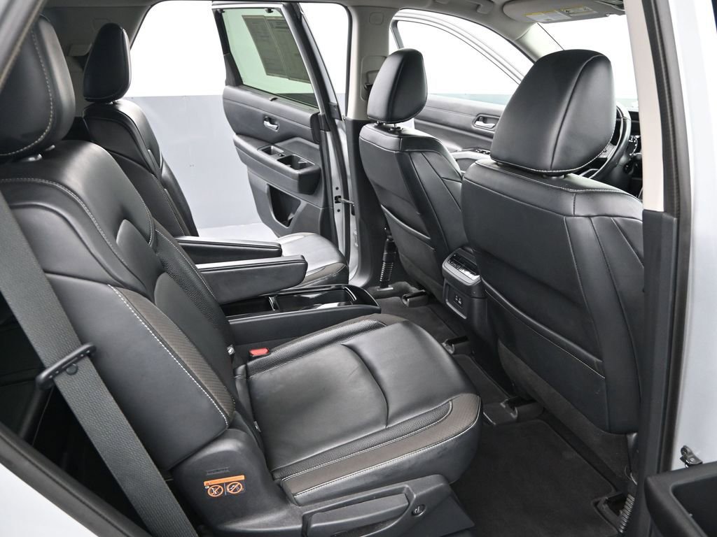 Used 2022 Nissan Pathfinder SL w/ SL Premium Package image 28