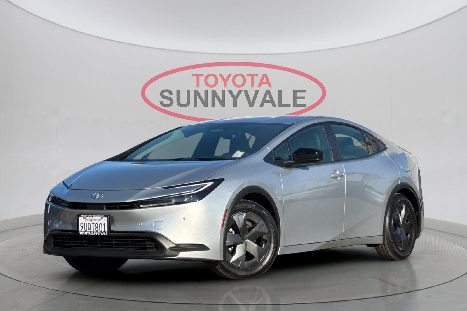 Certified 2025 Toyota Prius LE image 2