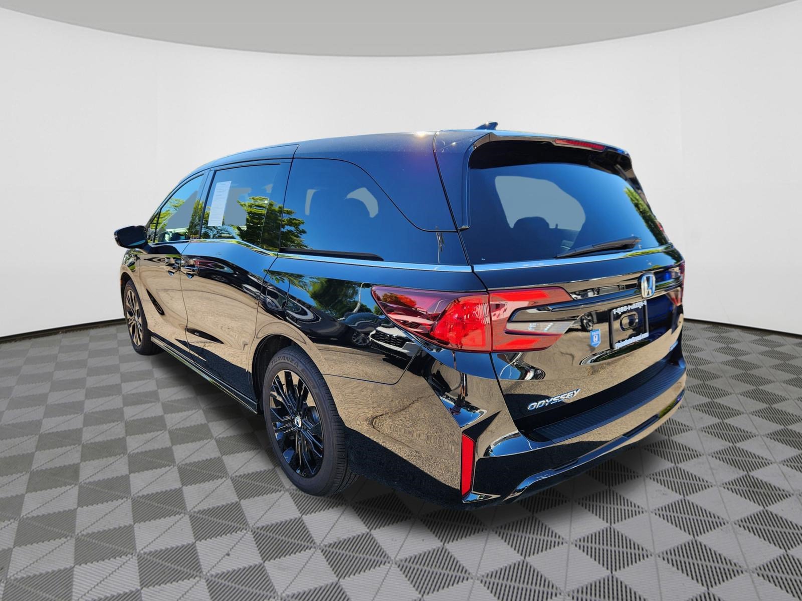 Certified 2025 Honda Odyssey Sport-L image 3