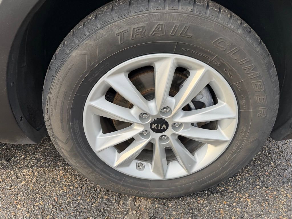 Used 2020 Kia Sorento AWD V6 image 32