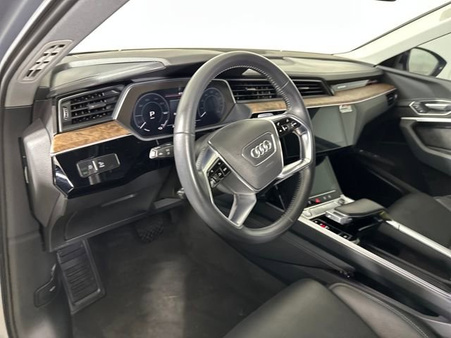 Used 2019 Audi e-tron Prestige w/ Prestige Package image 13