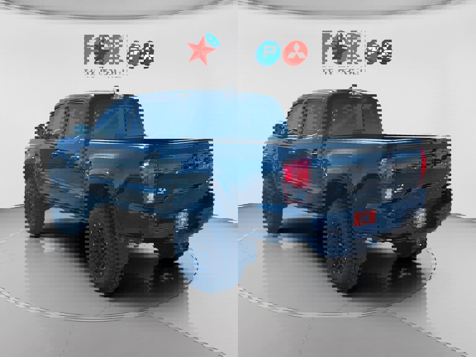 Used 2021 Toyota Tacoma SR5 w/ Technology Package image 3