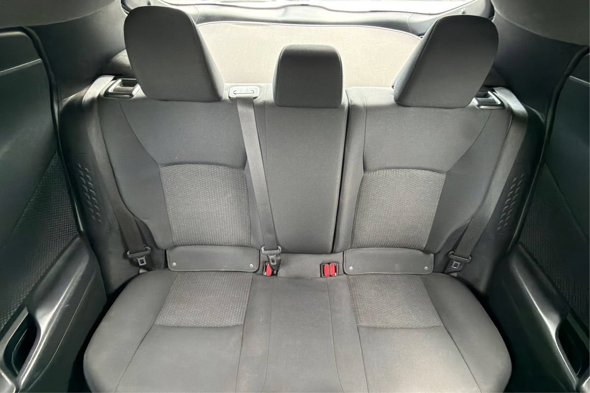 Used 2018 Toyota C-HR XLE FWD image 13