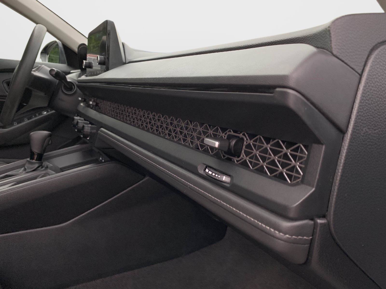 Certified 2024 Honda Accord EX image 40