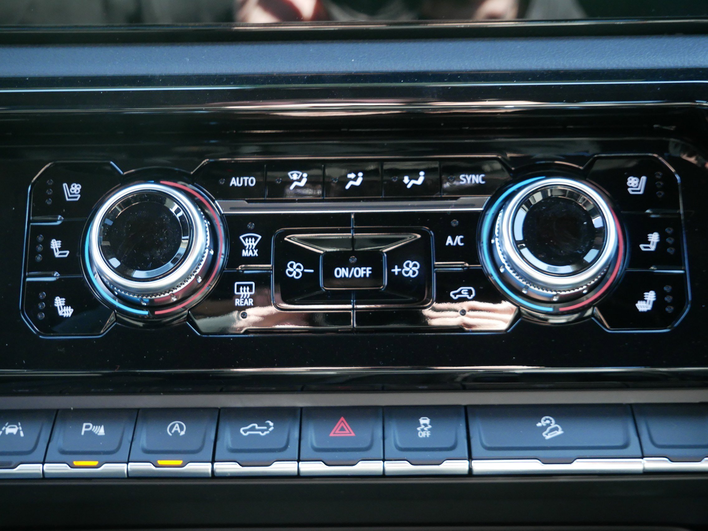 New 2026 GMC Sierra 1500 AT4 w/ Technology Package image 8