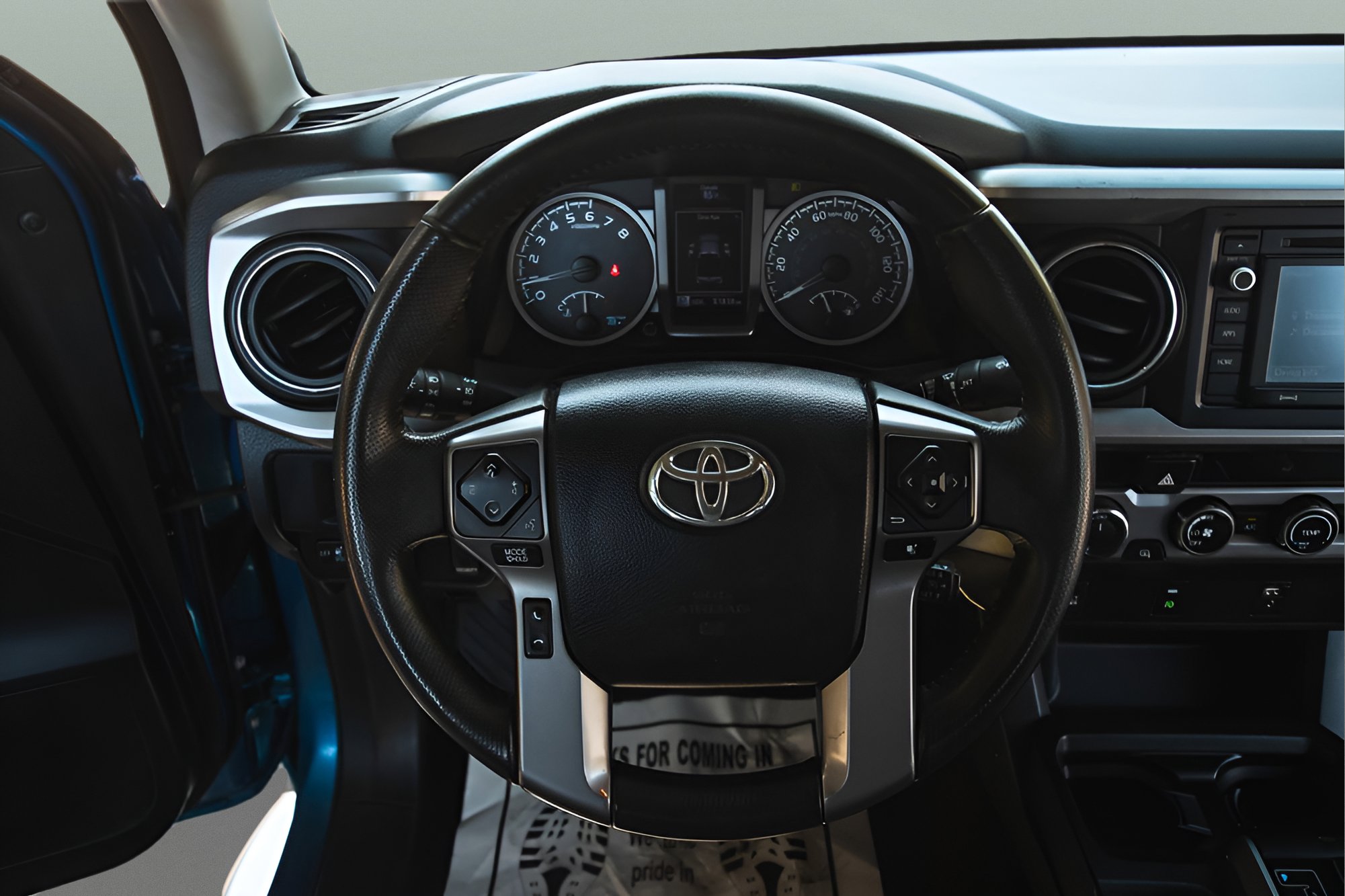 Used 2017 Toyota Tacoma SR5 w/ Tow Package image 26