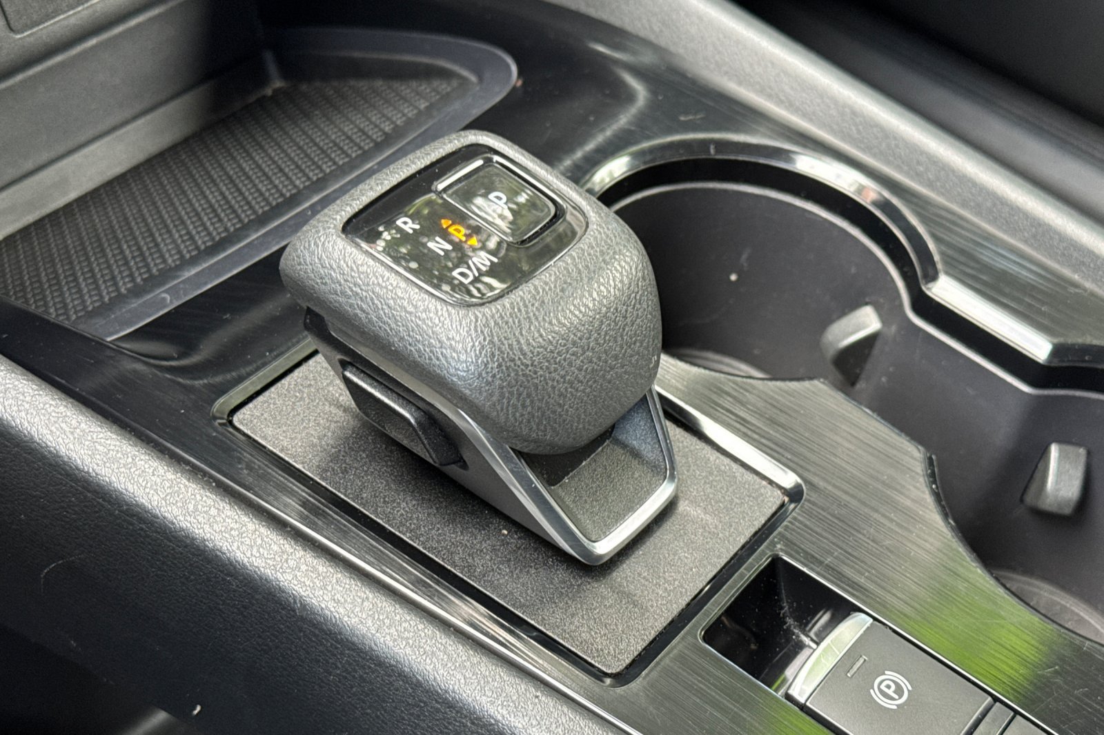 Used 2024 Nissan Rogue S FWD image 22