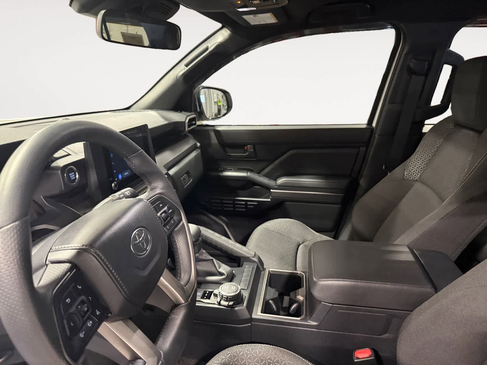 Used 2025 Toyota 4Runner SR5 AWD/4WD image 10