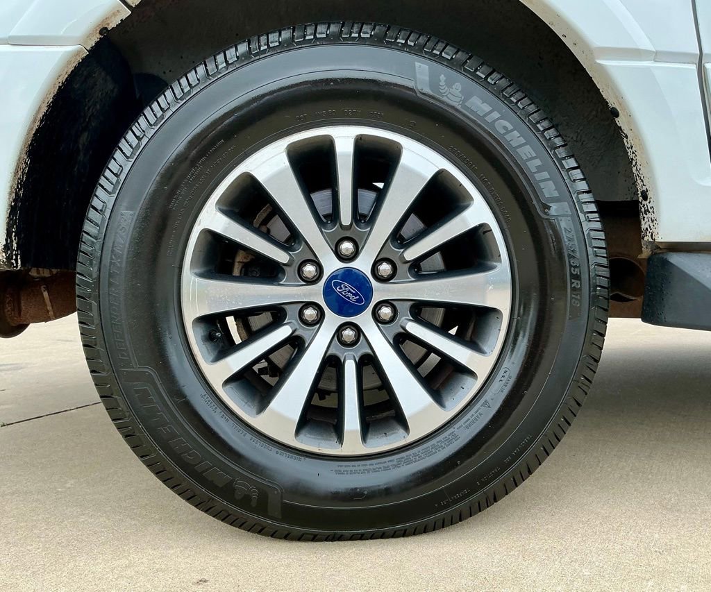 Used 2017 Ford Expedition EL XLT w/ Equipment Group 201A AWD/4WD image 21