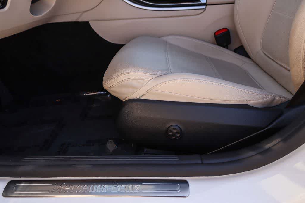 Used 2025 Mercedes-Benz C 300 Sedan image 20