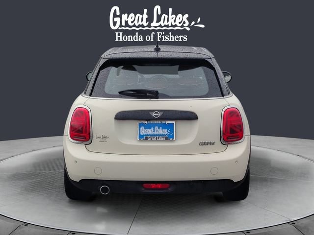 Used 2020 MINI Cooper 4-Door Hardtop FWD image 4