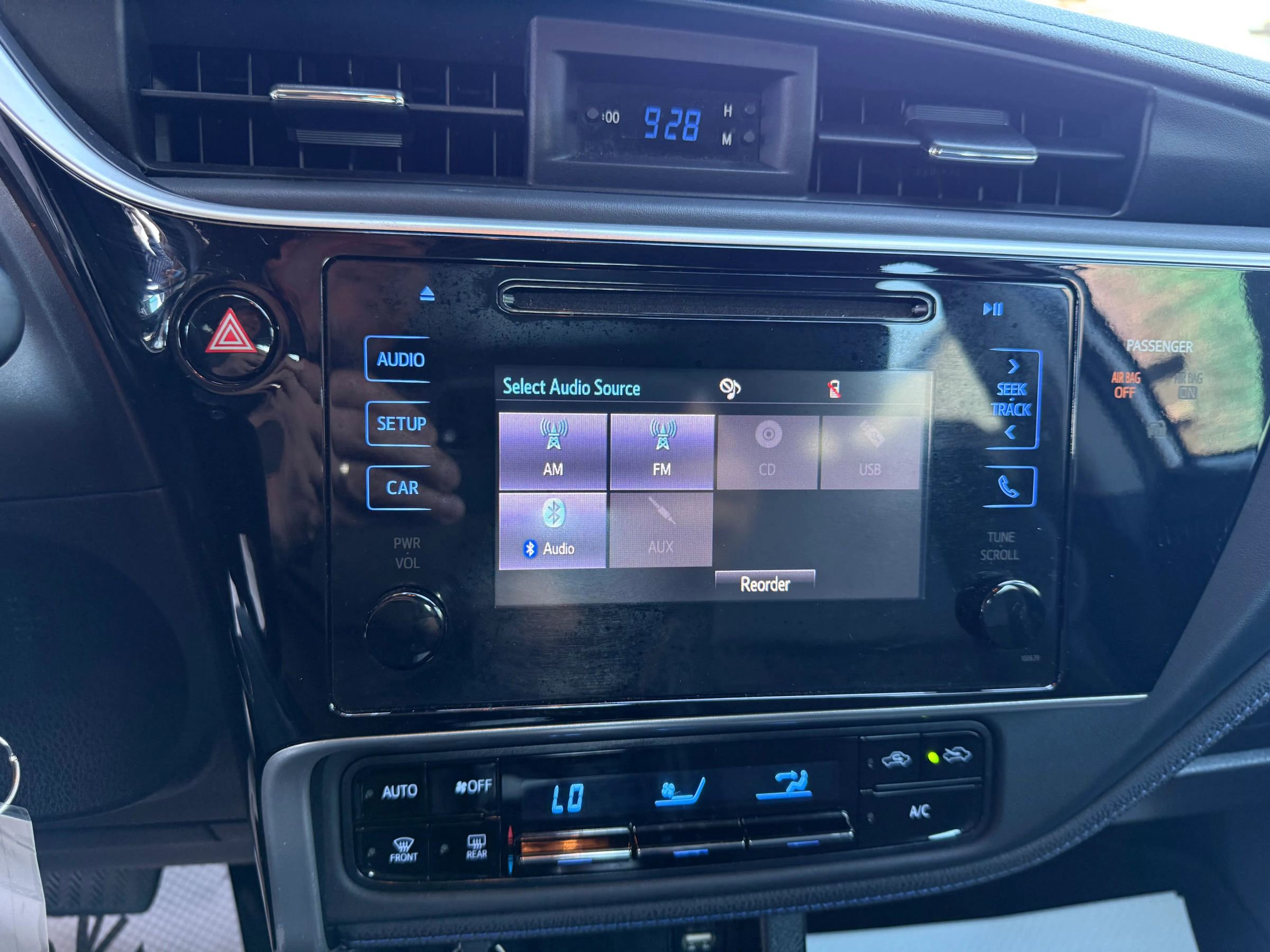 Used 2017 Toyota Corolla SE image 27