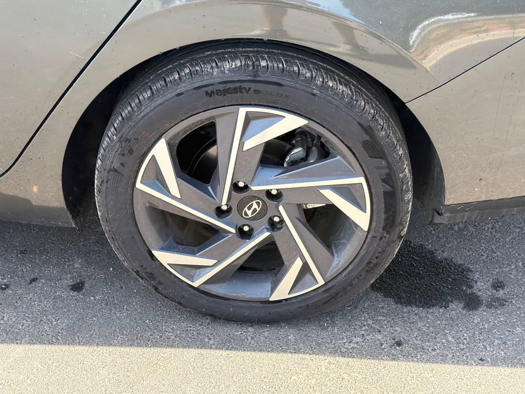 Certified 2025 Hyundai Elantra Sport FWD image 20