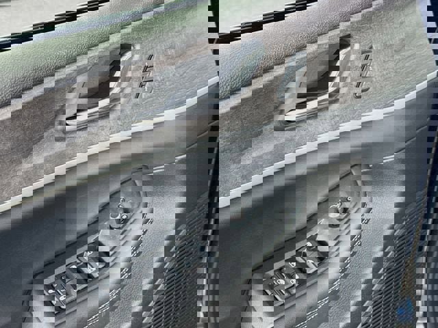 New 2025 Jeep Grand Cherokee L Limited w/ Luxury Tech Group II image 21