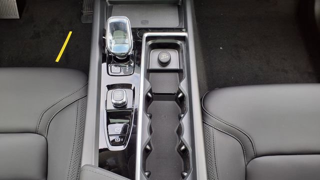 New 2026 Volvo XC60 B5 Plus w/ Protection Package Premier image 25