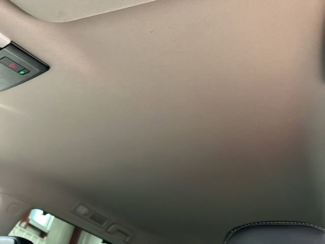 Used 2023 Nissan Pathfinder SL w/ Black Appearance Package image 19