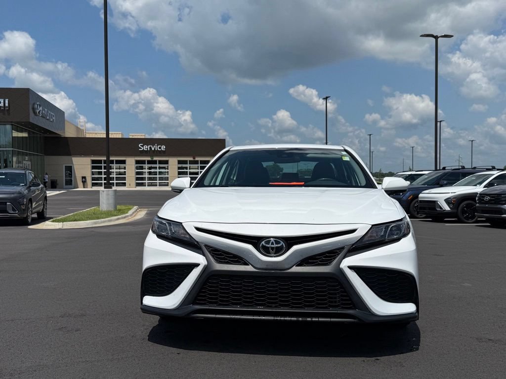 Used 2024 Toyota Camry SE FWD image 2