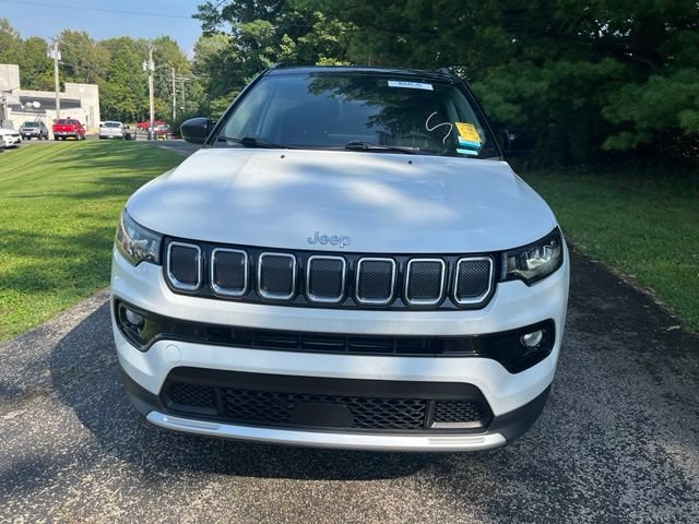 Used 2022 Jeep Compass Limited w/ Sun and Sound Group AWD/4WD image 8