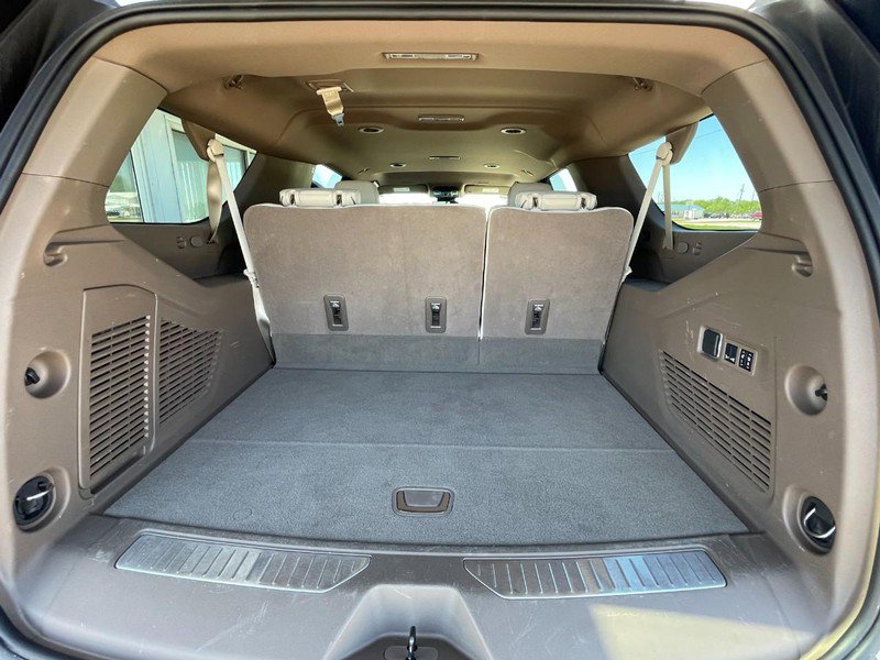 Used 2025 GMC Yukon XL Denali w/ LPO, Illumination Package AWD/4WD image 13