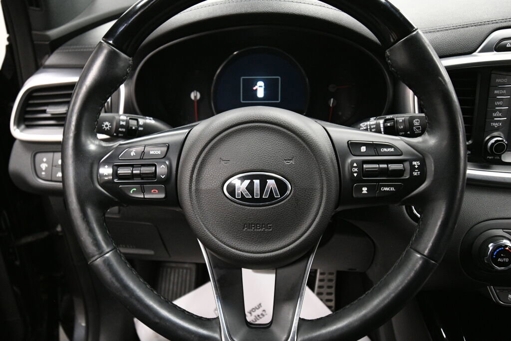 Used 2017 Kia Sorento SX image 13