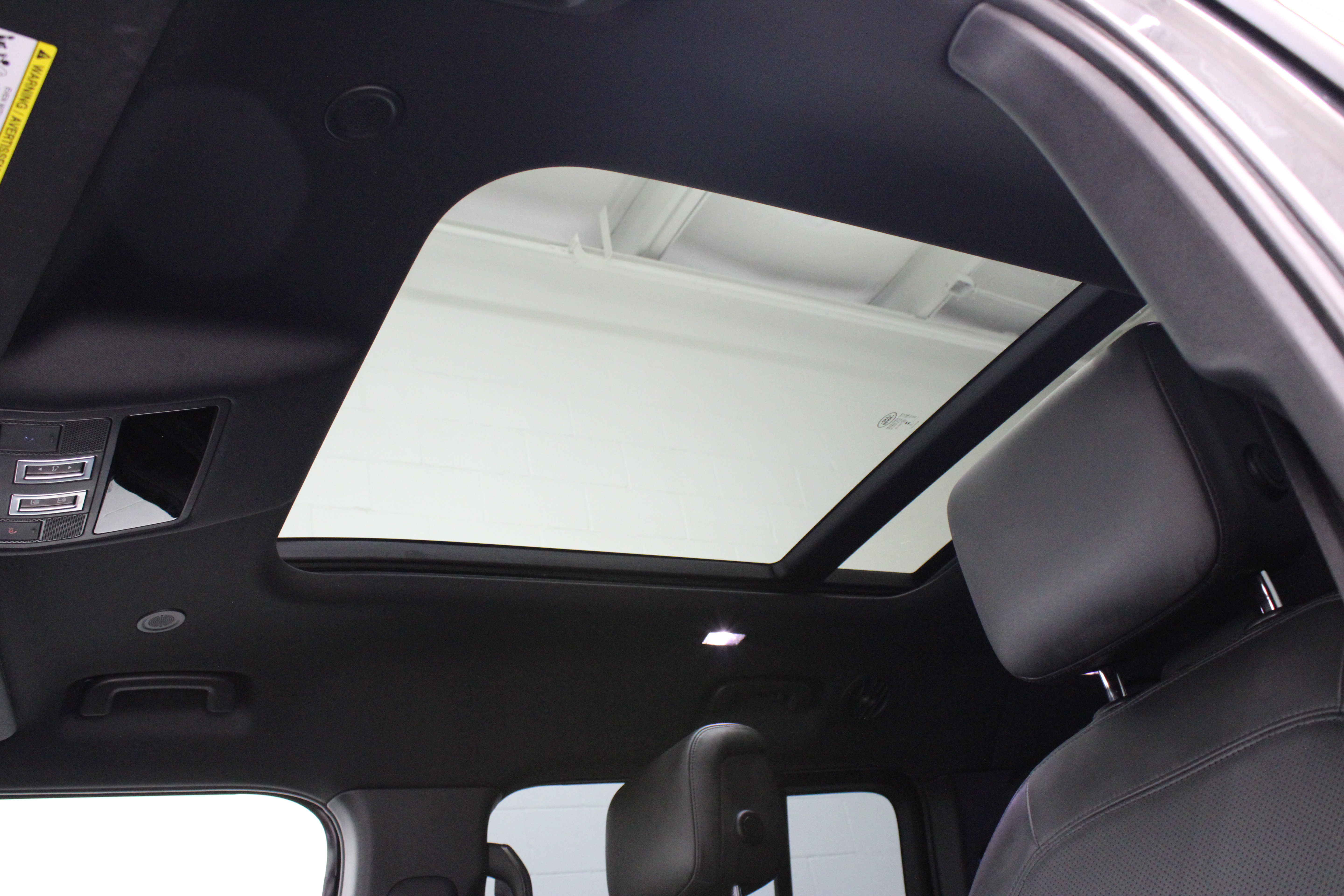 Used 2025 Land Rover Defender 130 Outbound AWD/4WD image 28