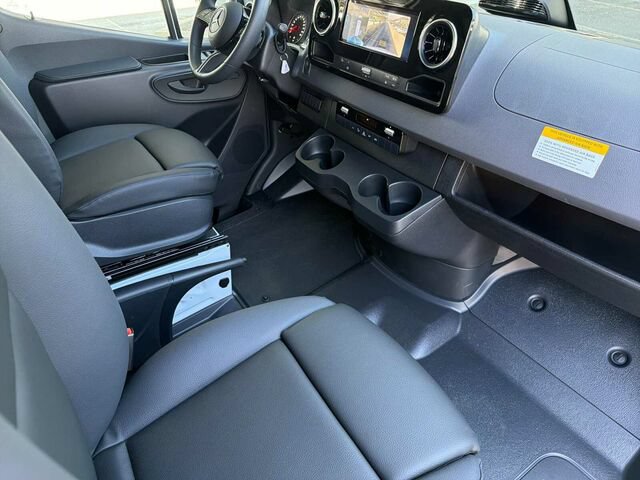 New 2026 Mercedes-Benz Sprinter 2500 image 15