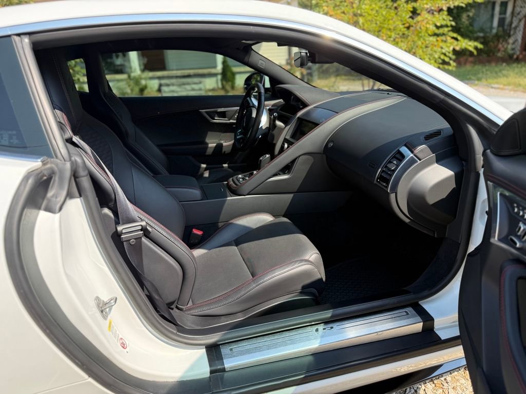 Used 2021 Jaguar F-TYPE R image 22