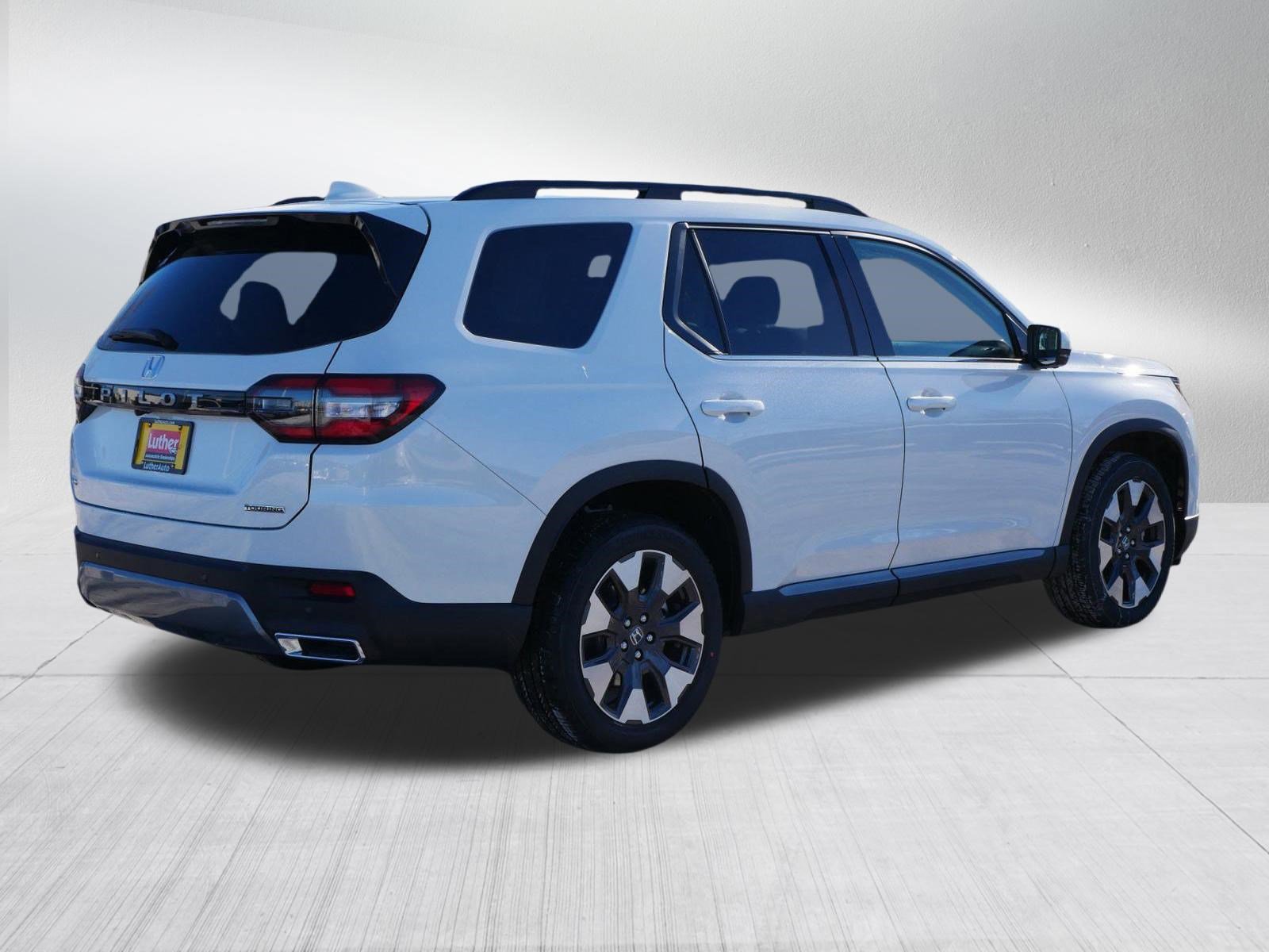 New 2026 Honda Pilot Touring image 7
