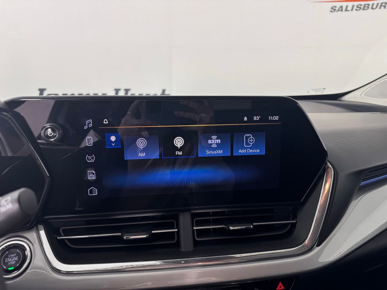 Used 2025 Chevrolet Trax LT FWD image 22