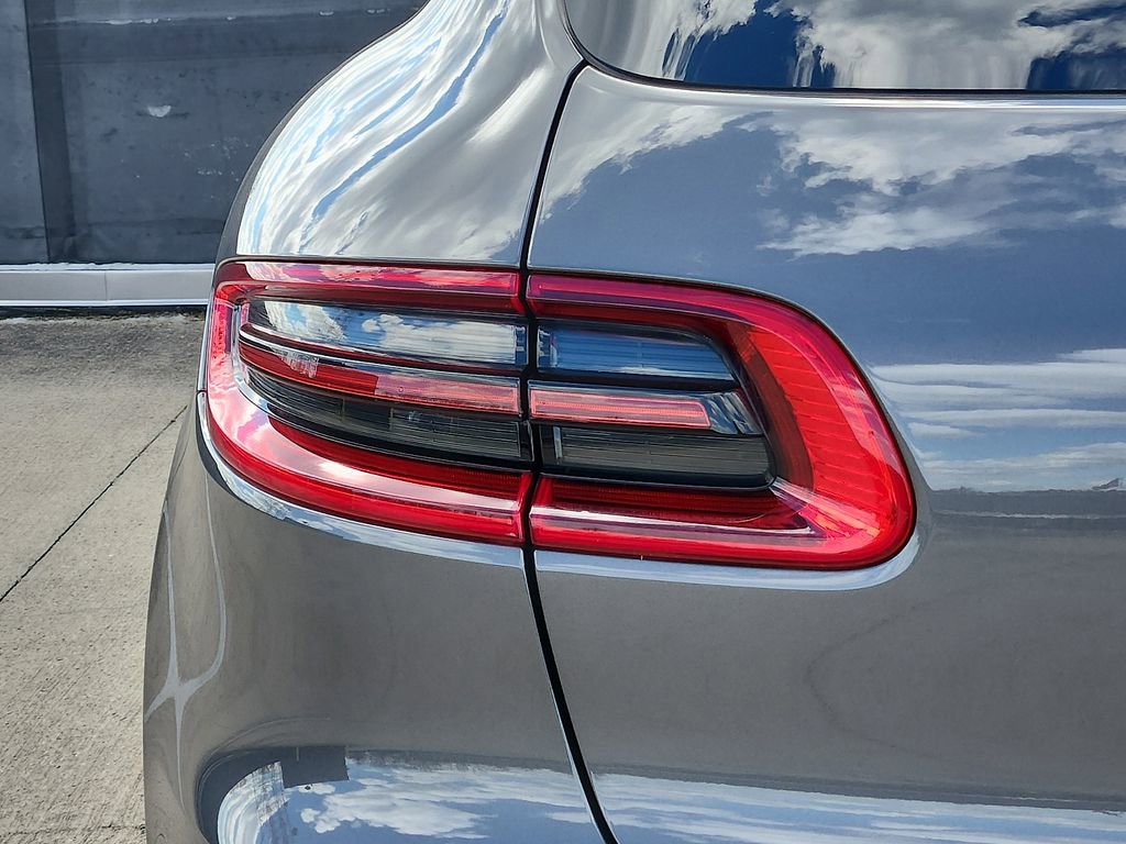 Used 2018 Porsche Macan Sport Edition image 9