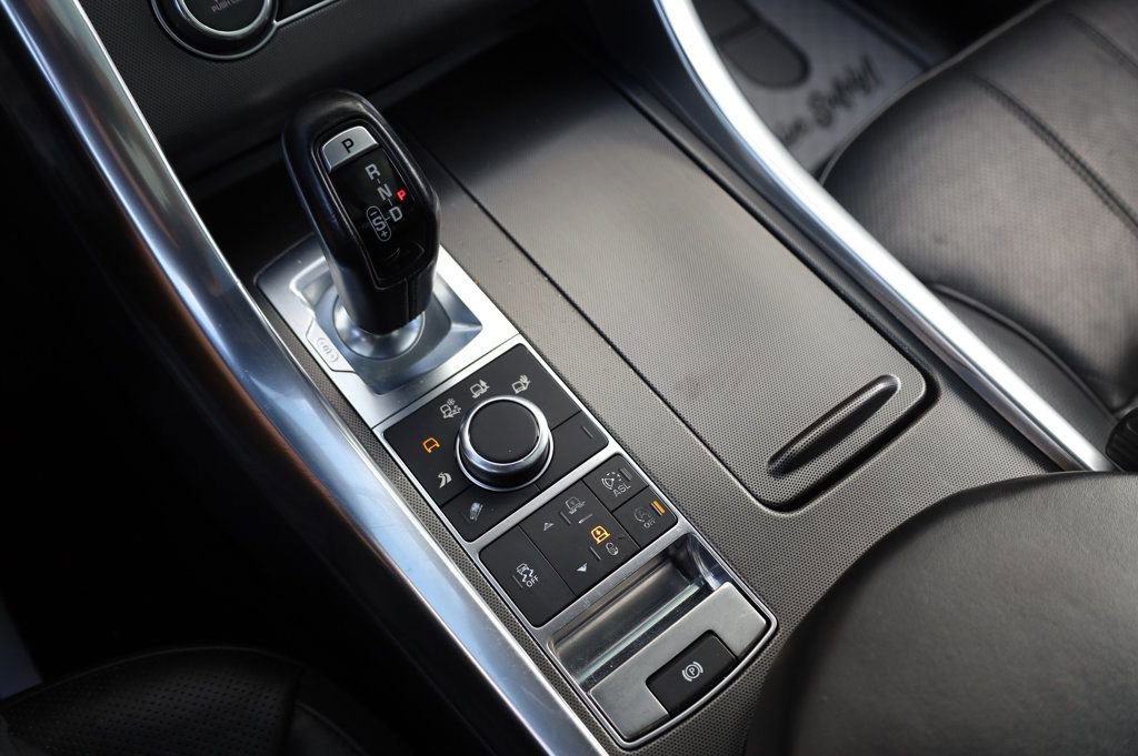 Used 2016 Land Rover Range Rover Sport HST image 37