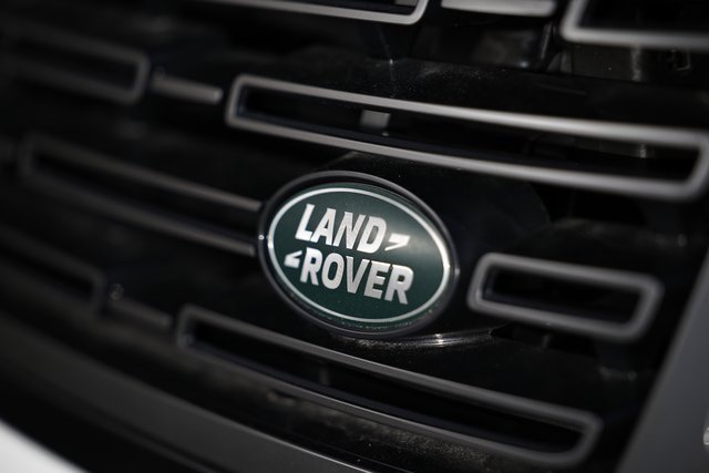 New 2025 Land Rover Range Rover SE image 4