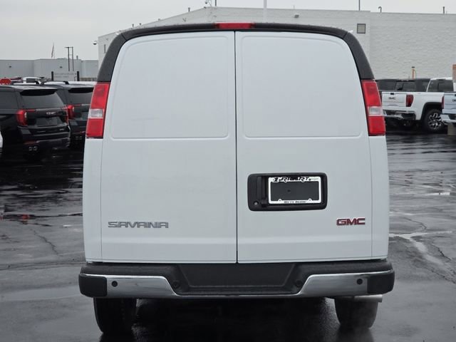 New 2026 GMC Savana 3500 RWD image 12