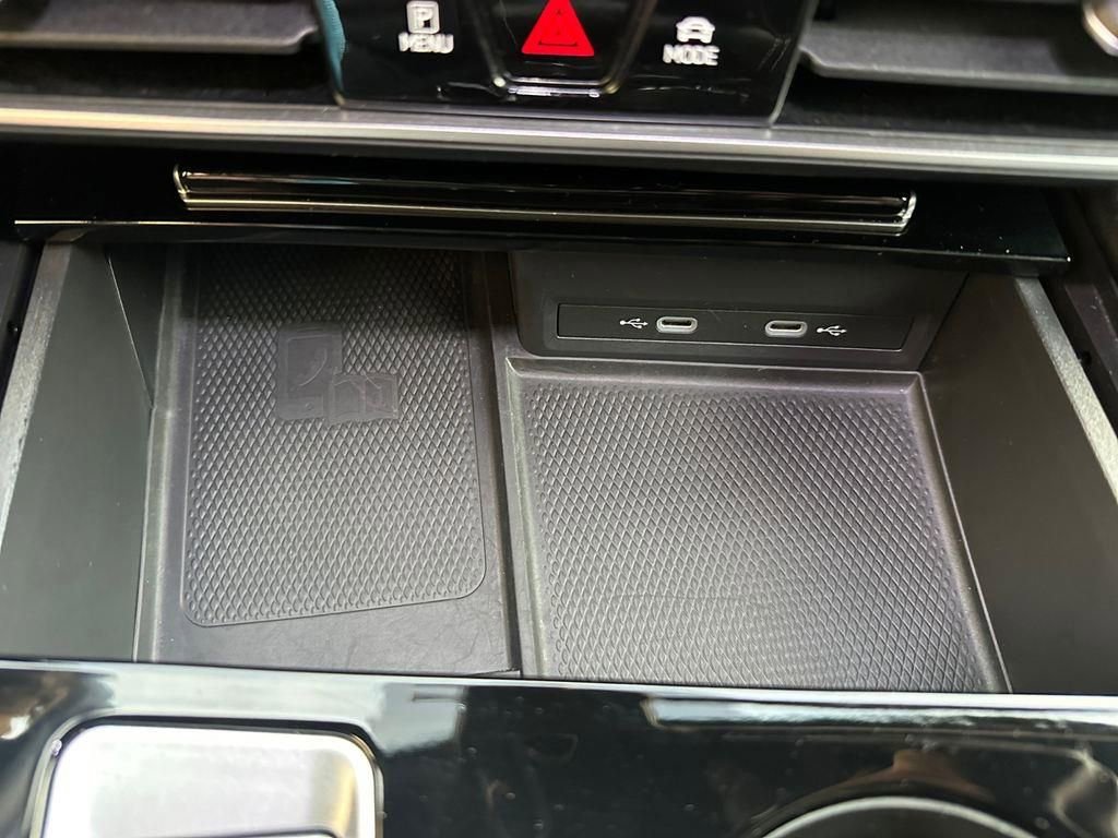 Used 2024 Volkswagen Atlas Cross Sport SE image 24