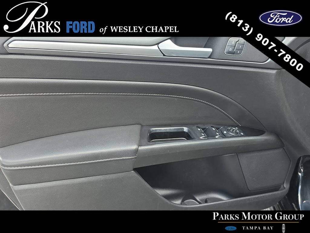 Used 2016 Ford Fusion Titanium FWD image 16