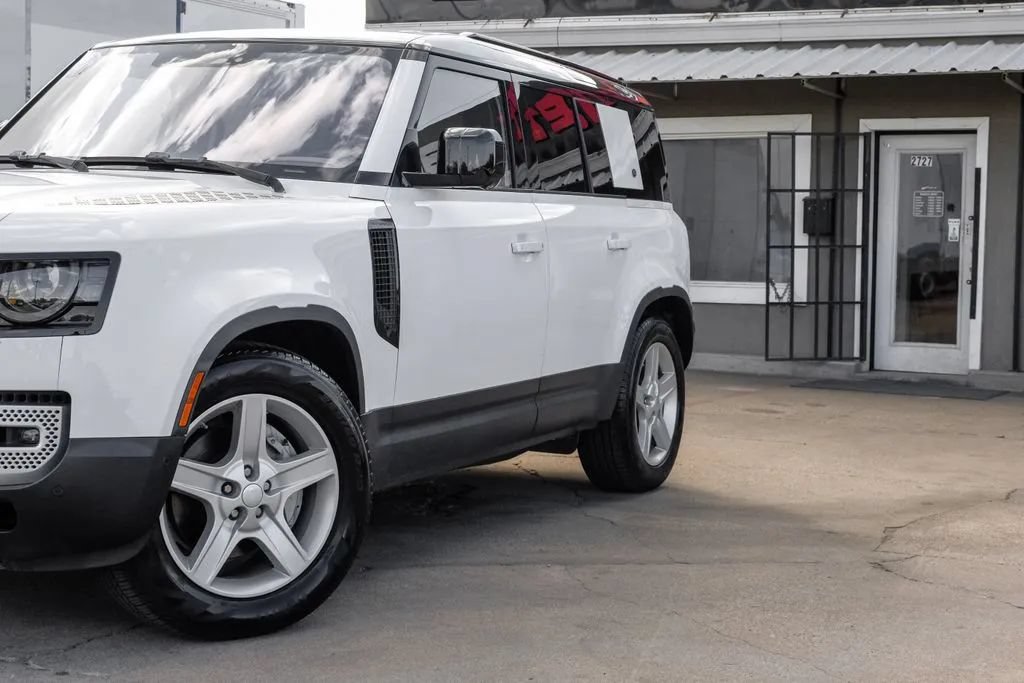 Used 2020 Land Rover Defender 110 SE AWD/4WD image 6
