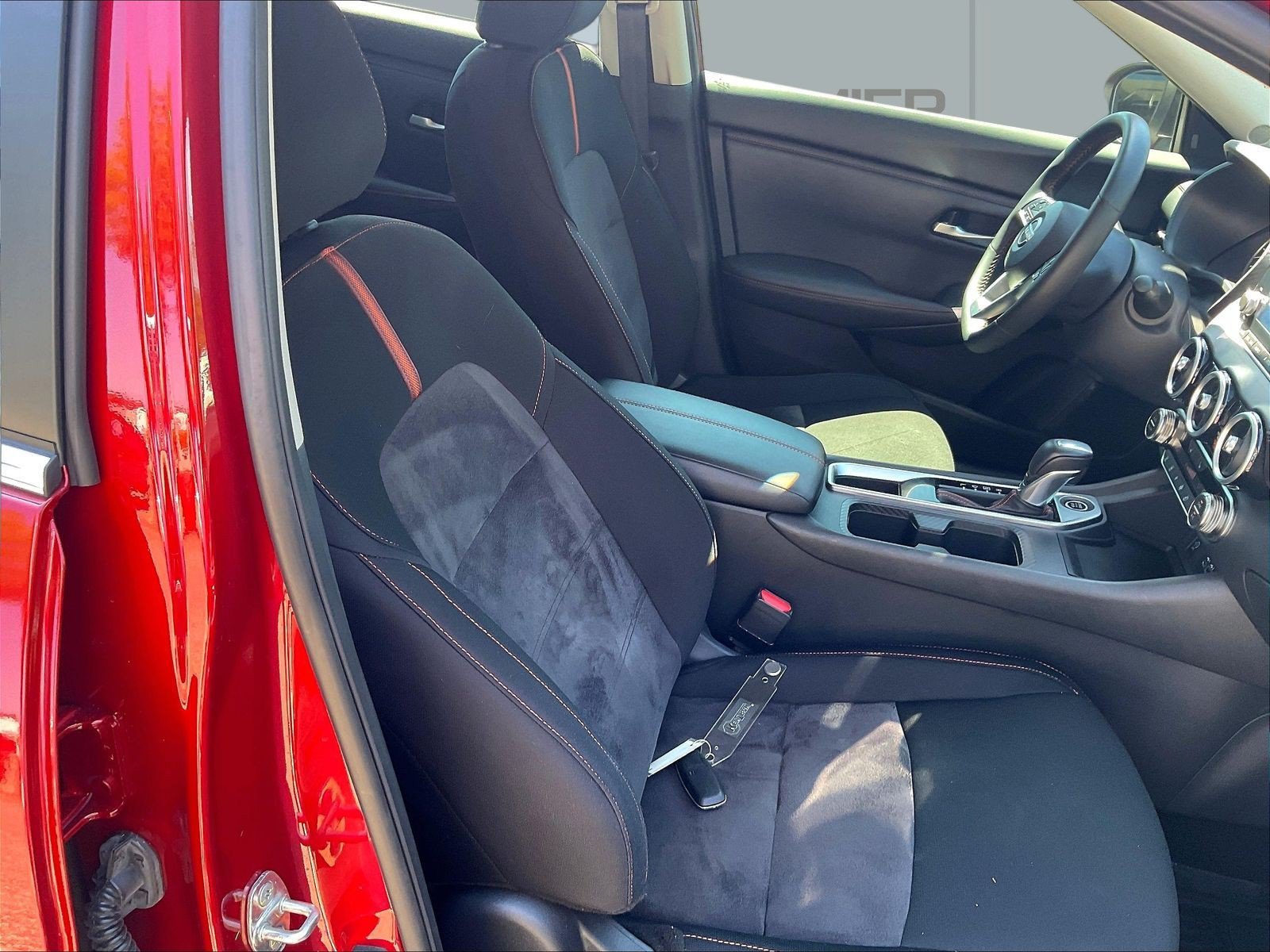 Used 2025 Nissan Sentra SR FWD image 31