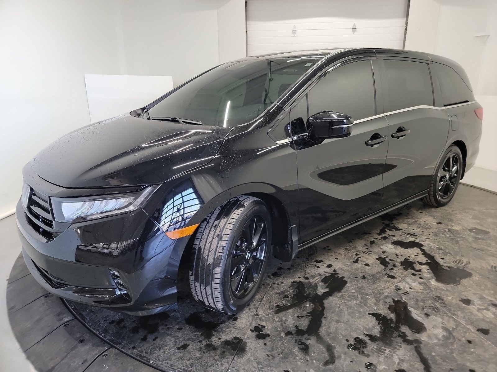 Certified 2023 Honda Odyssey Sport image 3