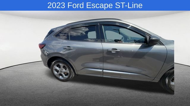 Used 2023 Ford Escape ST-Line w/ Tech Pack #1 AWD/4WD image 10